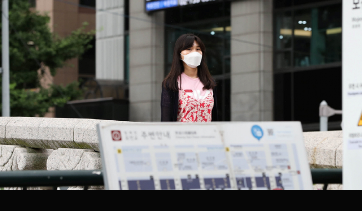 South Korea reports 1,100 new COVID-19 cases, toughest curbs in force in Seoul